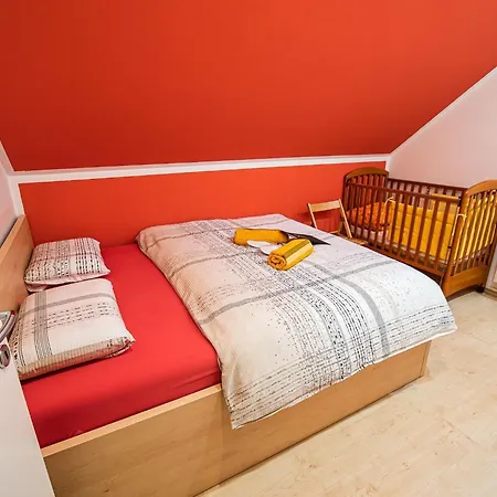 Elegant And Stylish Retreat With Terrace - Three Bedroom With Terrace Brežice