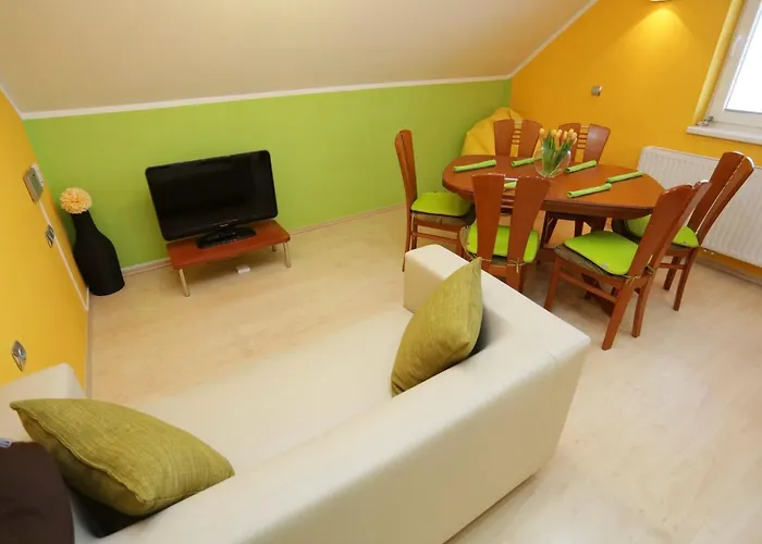 Apartamento Elegant And Stylish Retreat With Terrace - Three Bedroom With Terrace