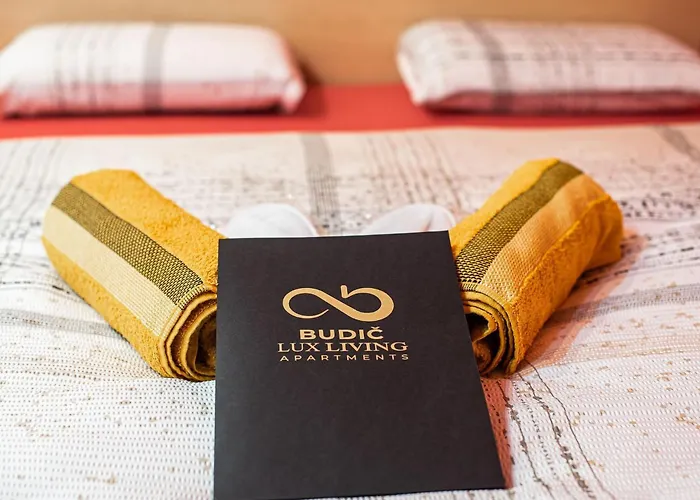 Apartamento Elegant And Stylish Retreat With Terrace - Three Bedroom With Terrace