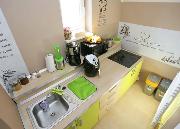 Elegant And Stylish Retreat With Terrace - Three Bedroom With Terrace Appartement Brežice