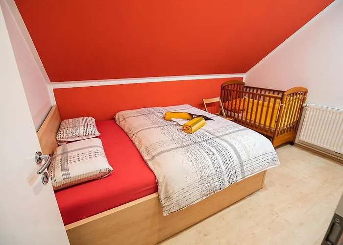 Elegant And Stylish Retreat With Terrace - Three Bedroom With Terrace Брежице