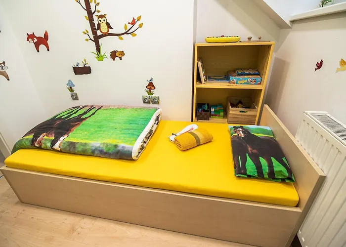 Elegant And Stylish Retreat With Terrace - Three Bedroom With Terrace *