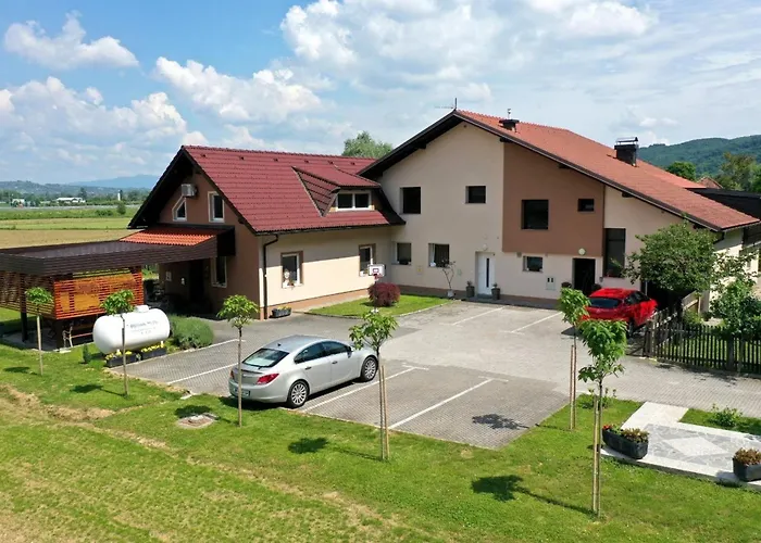 Elegant And Stylish Retreat With Terrace - Three Bedroom With Terrace Apartamento Brežice