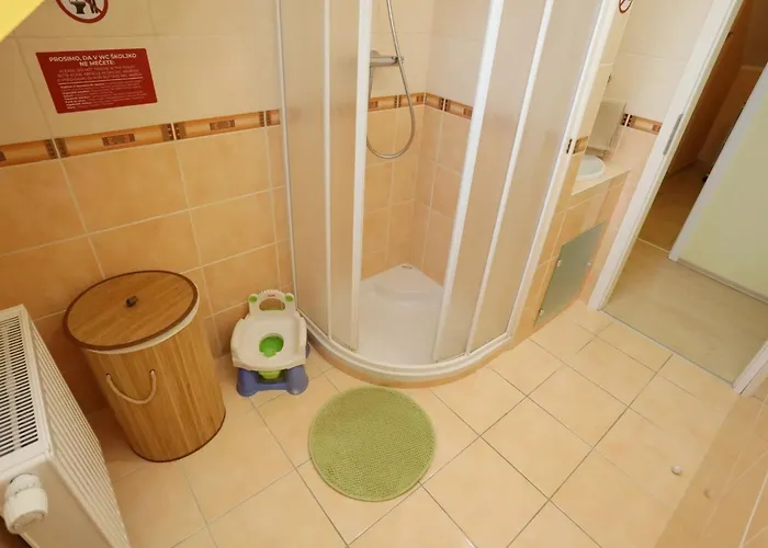 Elegant And Stylish Retreat With Terrace - Three Bedroom With Terrace Апартаменты *